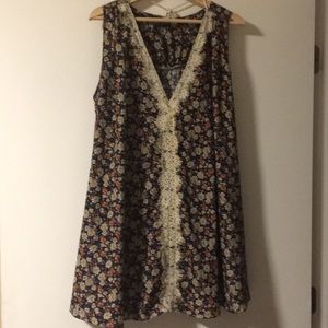 BOGO50% Floral and lace open back shirt